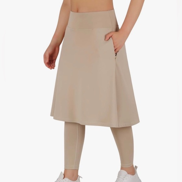 NWOT Women’s Athletic Skirt with Ankle Leggings - Picture 6 of 8